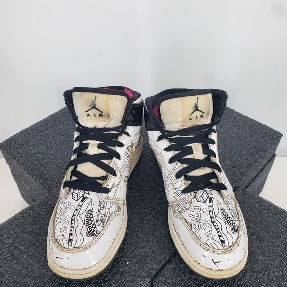 Nike Shoes 6 Youth 7.5 Women Air Jordan 1 Mid SE White Black DC4099-100 - Picture 6 of 10